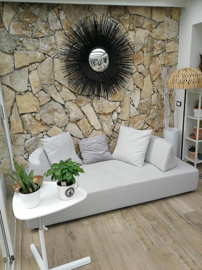 Il Giardino Dei Limoni Bed & Breakfast Aci Castello Bagian luar foto