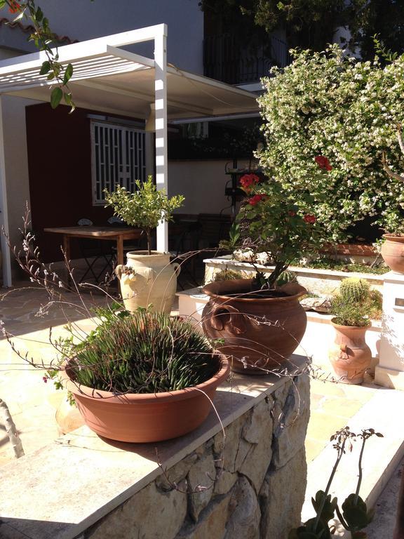 Il Giardino Dei Limoni Bed & Breakfast Aci Castello Bagian luar foto