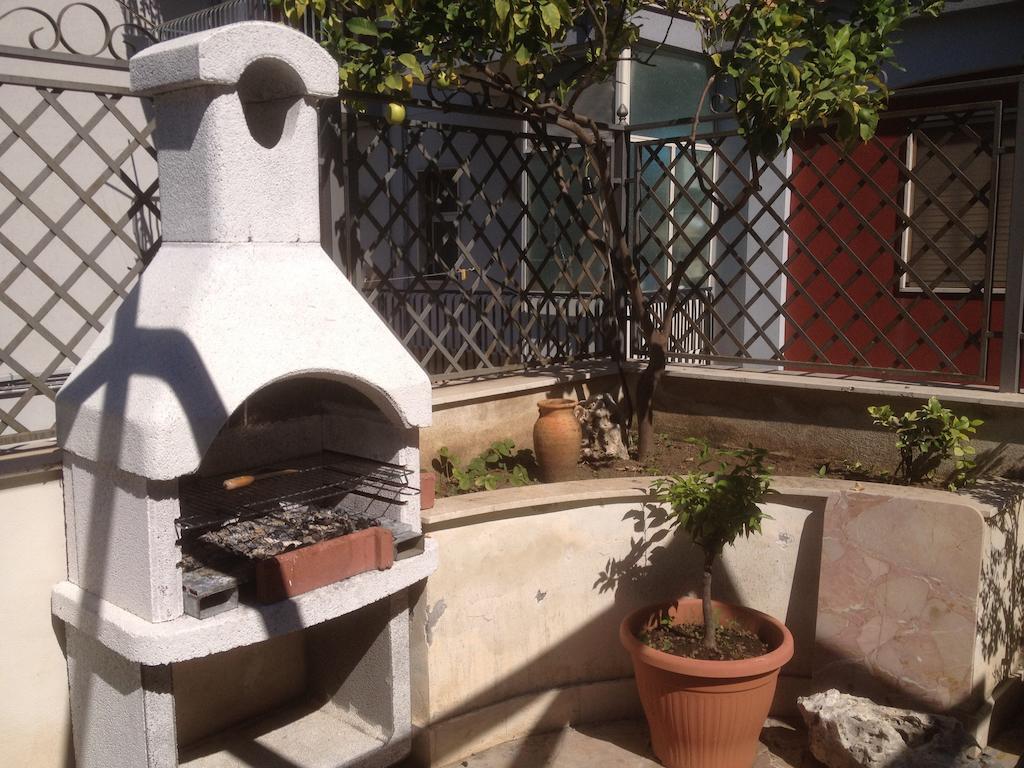 Il Giardino Dei Limoni Bed & Breakfast Aci Castello Bagian luar foto