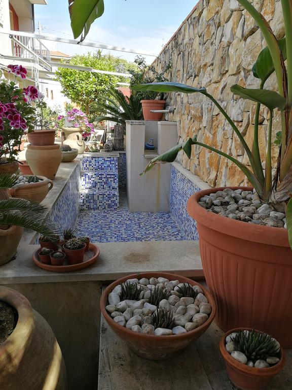 Il Giardino Dei Limoni Bed & Breakfast Aci Castello Bagian luar foto