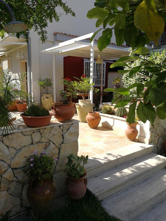 Il Giardino Dei Limoni Bed & Breakfast Aci Castello Bagian luar foto
