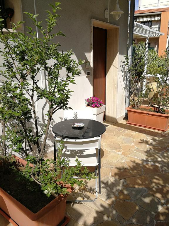 Il Giardino Dei Limoni Bed & Breakfast Aci Castello Bagian luar foto