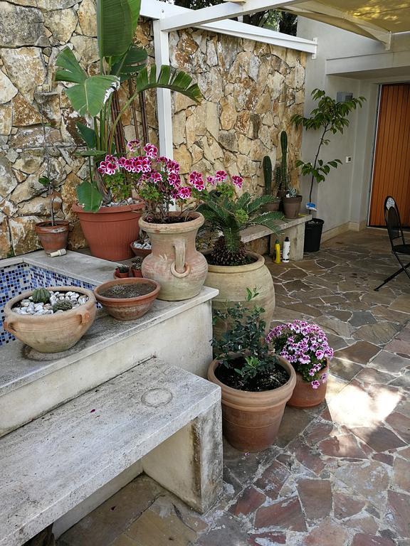 Il Giardino Dei Limoni Bed & Breakfast Aci Castello Bagian luar foto