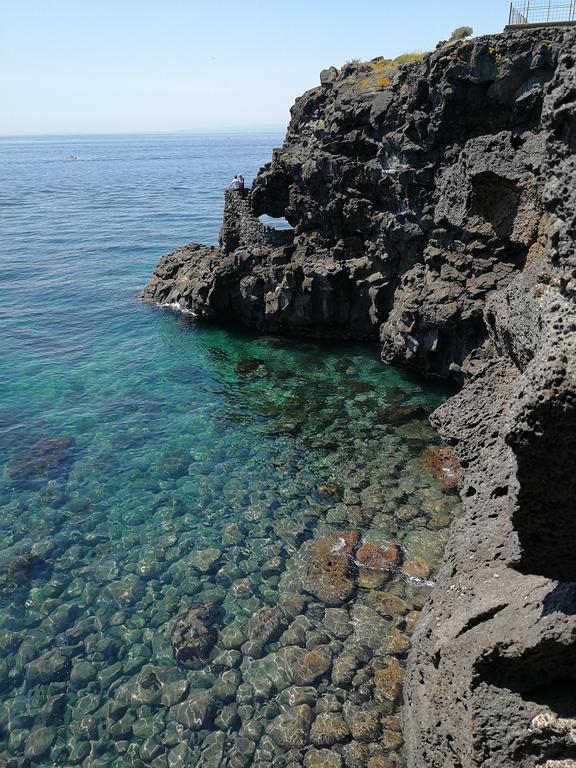 Il Giardino Dei Limoni Bed & Breakfast Aci Castello Bagian luar foto