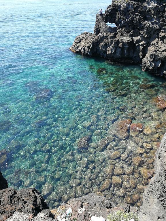 Il Giardino Dei Limoni Bed & Breakfast Aci Castello Bagian luar foto